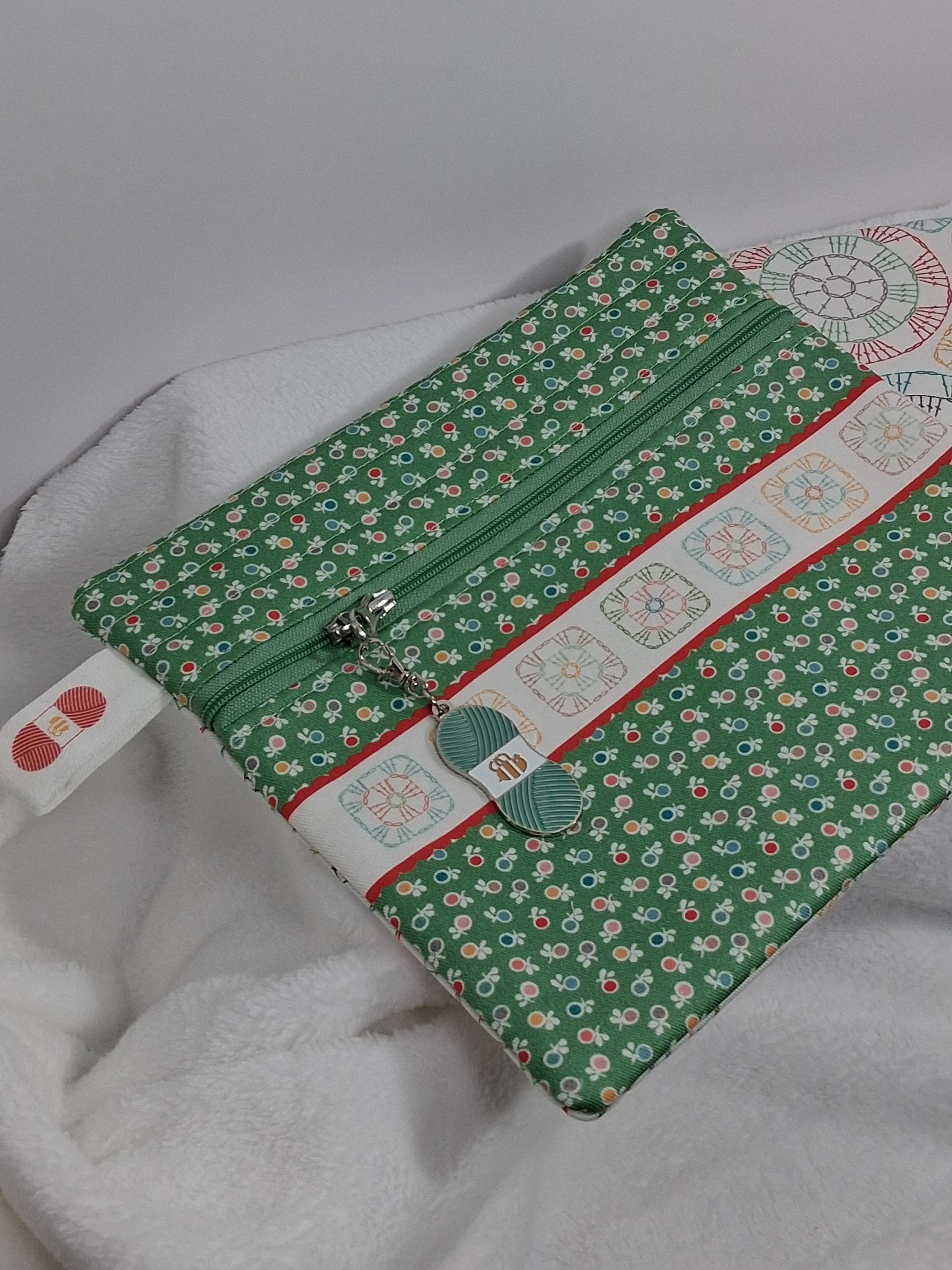 Lori Holt Handmade Project Bag – Green Calico with Double Zipper