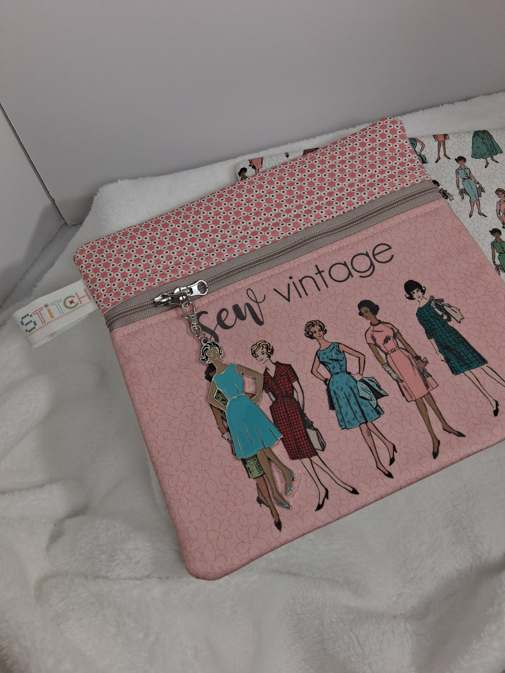 Lori Holt Handmade Project Bag – Vintage Ladies with Double Zipper