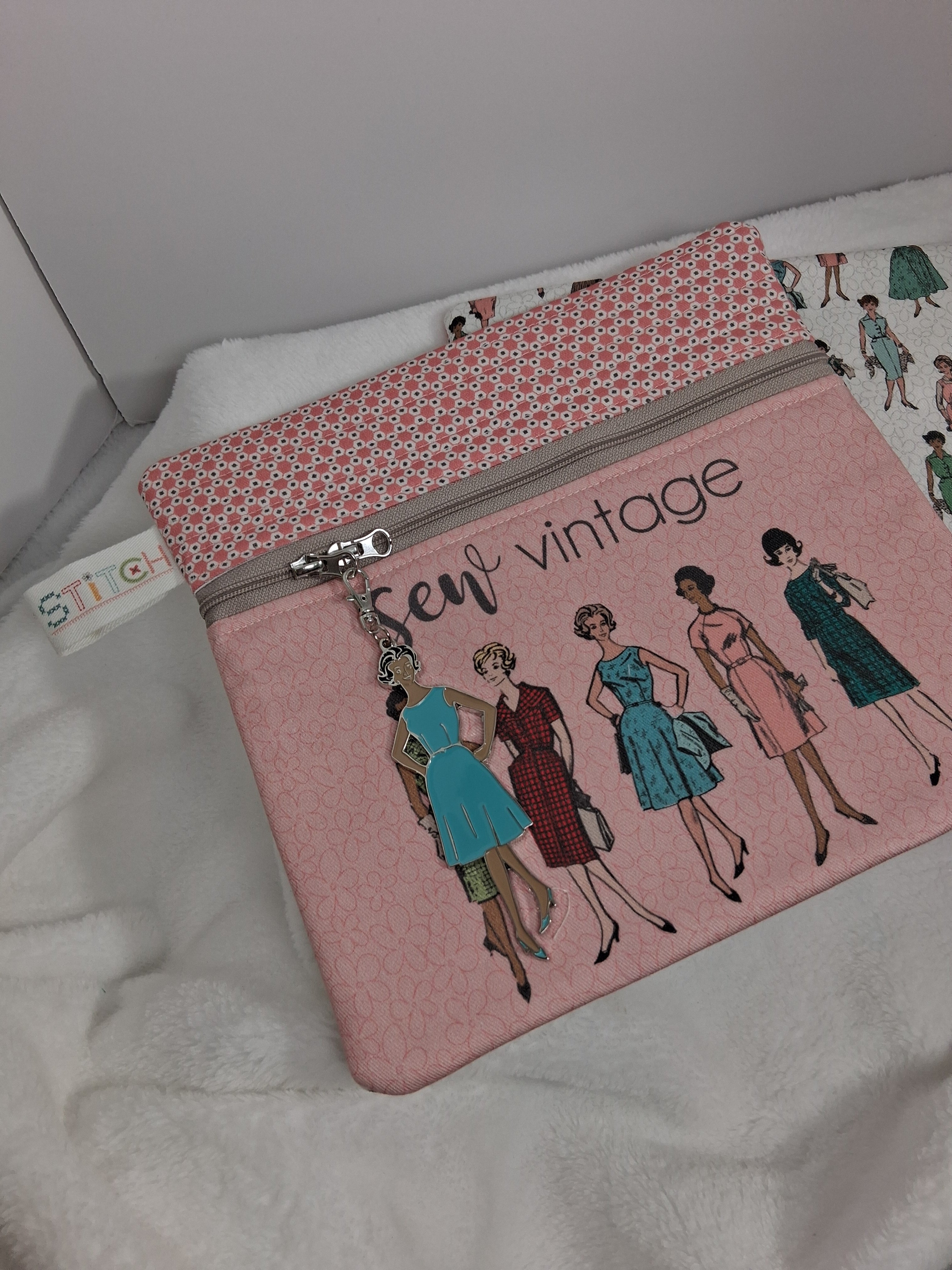 Lori Holt Handmade Project Bag – Vintage Ladies with Double Zipper